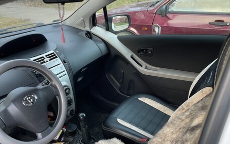 Toyota Yaris III рестайлинг, 2008 год, 350 000 рублей, 7 фотография