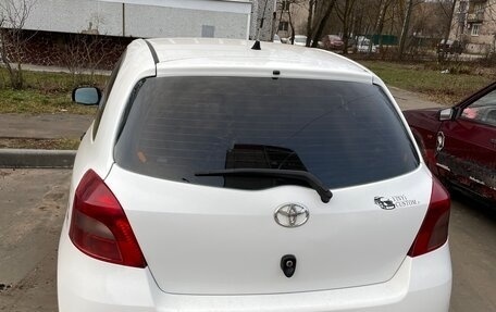 Toyota Yaris III рестайлинг, 2008 год, 350 000 рублей, 5 фотография