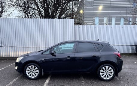 Opel Astra J, 2011 год, 670 000 рублей, 2 фотография