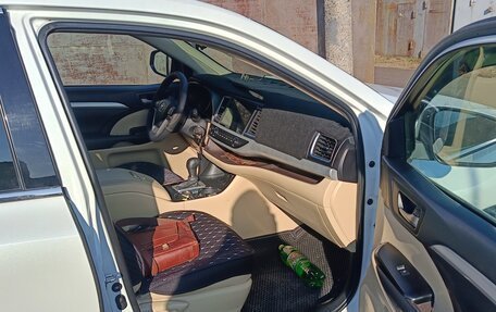 Toyota Highlander III, 2021 год, 4 500 000 рублей, 8 фотография