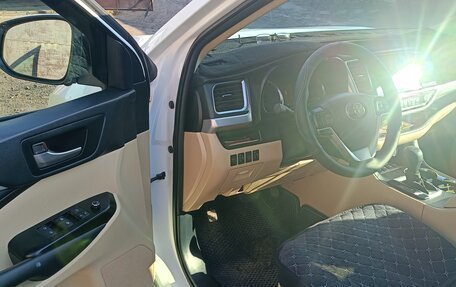 Toyota Highlander III, 2021 год, 4 500 000 рублей, 5 фотография