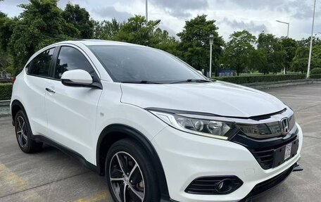 Honda Vezel, 2022 год, 1 430 000 рублей, 3 фотография