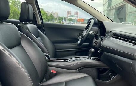 Honda Vezel, 2022 год, 1 430 000 рублей, 8 фотография