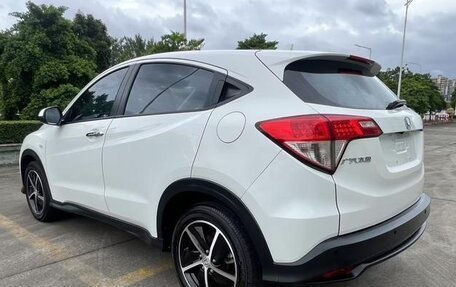 Honda Vezel, 2022 год, 1 430 000 рублей, 6 фотография