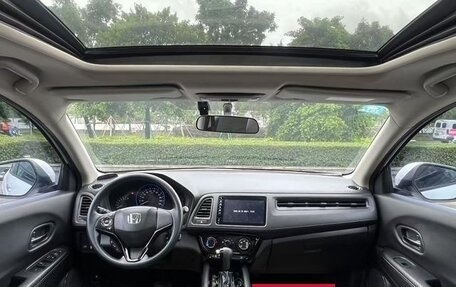 Honda Vezel, 2022 год, 1 430 000 рублей, 9 фотография