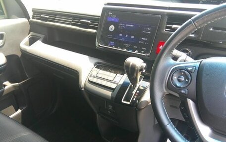 Honda Stepwgn IV, 2021 год, 2 390 666 рублей, 5 фотография