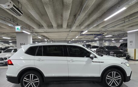 Volkswagen Tiguan II, 2022 год, 2 664 334 рублей, 5 фотография