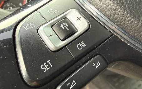 Volkswagen Multivan T6 рестайлинг, 2019 год, 4 000 000 рублей, 7 фотография