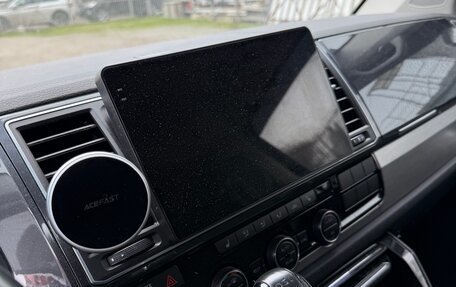 Volkswagen Multivan T6 рестайлинг, 2019 год, 4 000 000 рублей, 6 фотография