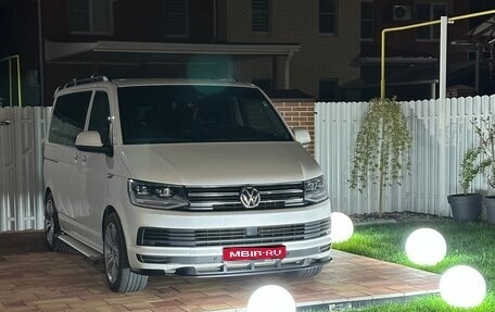 Volkswagen Multivan T6 рестайлинг, 2019 год, 4 000 000 рублей, 1 фотография