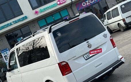 Volkswagen Multivan T6 рестайлинг, 2019 год, 4 000 000 рублей, 5 фотография