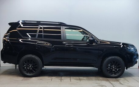 Toyota Land Cruiser Prado 150 рестайлинг 2, 2021 год, 7 877 000 рублей, 4 фотография