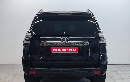 Toyota Land Cruiser Prado 150 рестайлинг 2, 2021 год, 7 877 000 рублей, 6 фотография