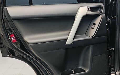 Toyota Land Cruiser Prado 150 рестайлинг 2, 2021 год, 7 877 000 рублей, 20 фотография