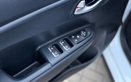 KIA Rio IV, 2022 год, 1 930 000 рублей, 13 фотография