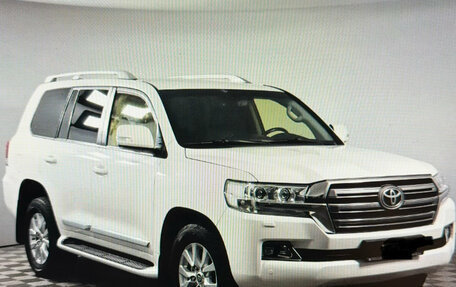 Toyota Land Cruiser 200, 2015 год, 3 990 000 рублей, 1 фотография