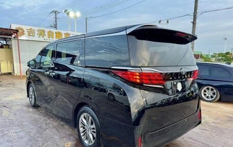 Toyota Alphard, 2024 год, 7 200 000 рублей, 6 фотография