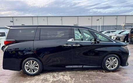 Toyota Alphard, 2024 год, 7 200 000 рублей, 7 фотография