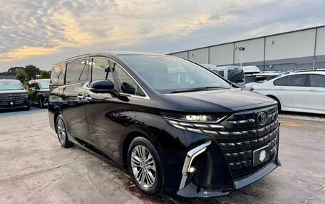Toyota Alphard, 2024 год, 7 200 000 рублей, 3 фотография
