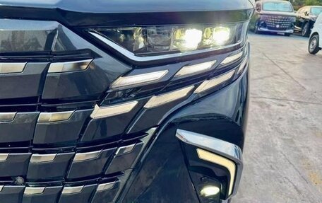 Toyota Alphard, 2024 год, 7 200 000 рублей, 9 фотография