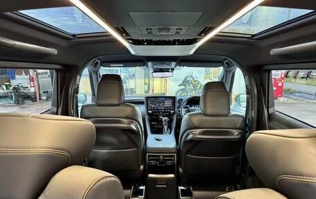 Toyota Alphard, 2024 год, 7 200 000 рублей, 14 фотография