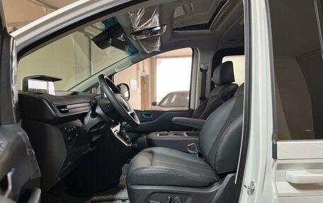 Hyundai Staria, 2025 год, 5 799 000 рублей, 17 фотография