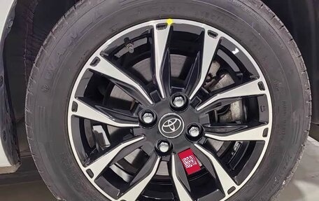 Toyota Yaris XP150 рестайлинг, 2021 год, 1 165 000 рублей, 5 фотография