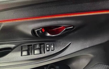 Toyota Yaris XP150 рестайлинг, 2021 год, 1 165 000 рублей, 16 фотография