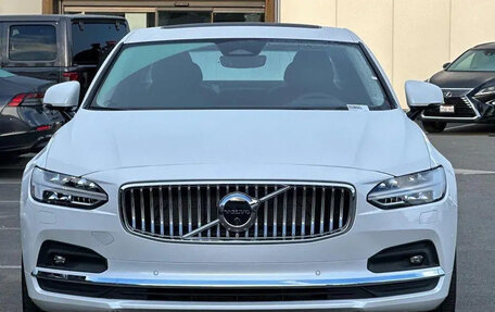 Volvo S90 II рестайлинг, 2025 год, 7 743 000 рублей, 8 фотография