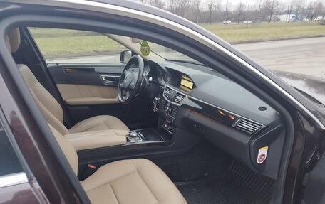 Mercedes-Benz E-Класс, 2010 год, 1 250 000 рублей, 10 фотография