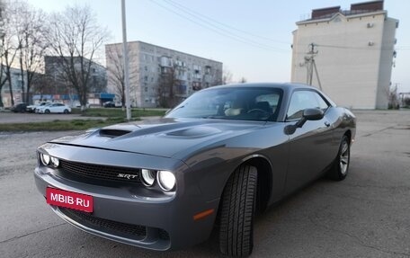 Dodge Challenger III рестайлинг 2, 2017 год, 2 950 000 рублей, 1 фотография