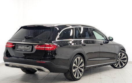 Mercedes-Benz E-Класс, 2017 год, 3 480 000 рублей, 5 фотография