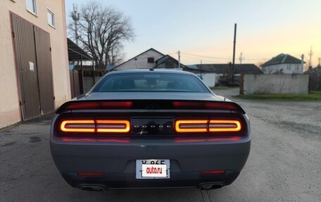 Dodge Challenger III рестайлинг 2, 2017 год, 2 950 000 рублей, 8 фотография