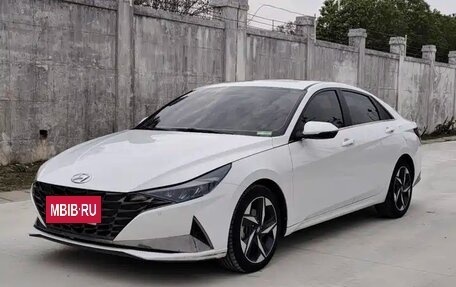 Hyundai Elantra, 2021 год, 1 345 000 рублей, 2 фотография