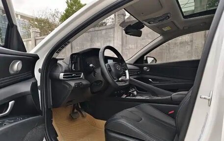 Hyundai Elantra, 2021 год, 1 345 000 рублей, 13 фотография