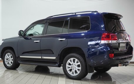 Toyota Land Cruiser 200, 2017 год, 5 665 000 рублей, 2 фотография