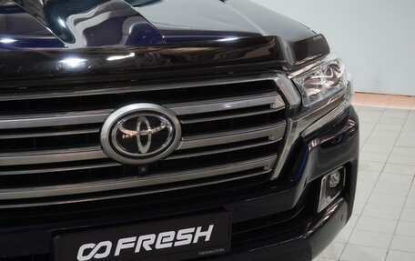 Toyota Land Cruiser 200, 2017 год, 5 665 000 рублей, 8 фотография