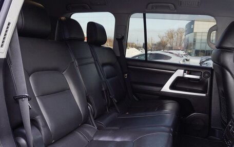 Toyota Land Cruiser 200, 2017 год, 5 665 000 рублей, 13 фотография