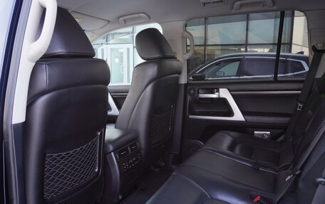 Toyota Land Cruiser 200, 2017 год, 5 665 000 рублей, 17 фотография