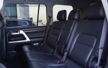 Toyota Land Cruiser 200, 2017 год, 5 665 000 рублей, 15 фотография