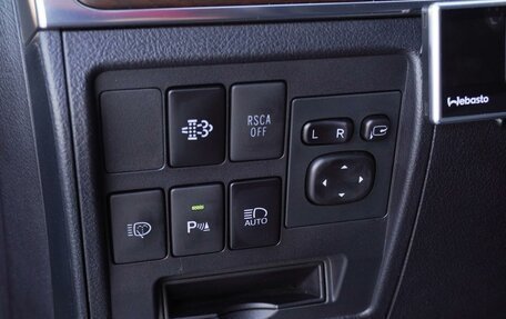 Toyota Land Cruiser 200, 2017 год, 5 665 000 рублей, 31 фотография