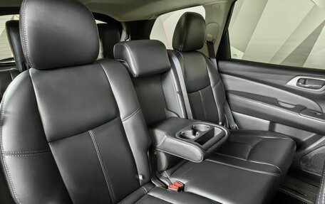 Nissan Pathfinder, 2016 год, 1 998 000 рублей, 15 фотография