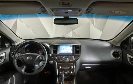 Nissan Pathfinder, 2016 год, 1 998 000 рублей, 12 фотография