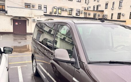 Volkswagen Multivan T6 рестайлинг, 2018 год, 3 900 000 рублей, 4 фотография