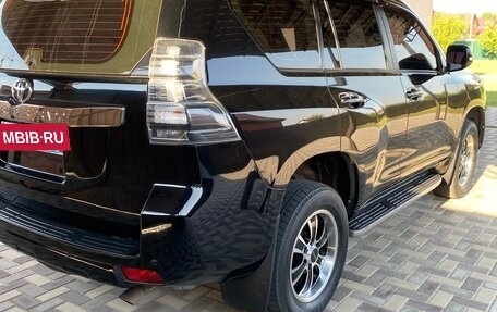 Toyota Land Cruiser Prado 150 рестайлинг 2, 2013 год, 3 100 000 рублей, 11 фотография