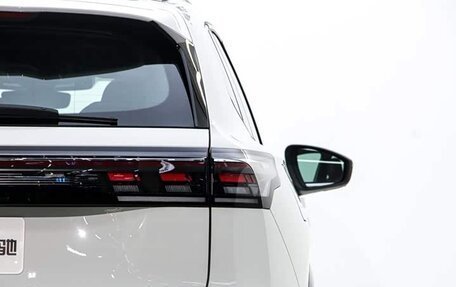 Volkswagen Tiguan, 2025 год, 4 780 000 рублей, 7 фотография