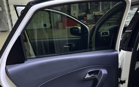 Volkswagen Polo VI (EU Market), 2012 год, 900 000 рублей, 19 фотография