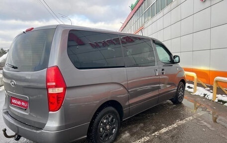 Hyundai H-1 II рестайлинг, 2011 год, 1 100 000 рублей, 1 фотография