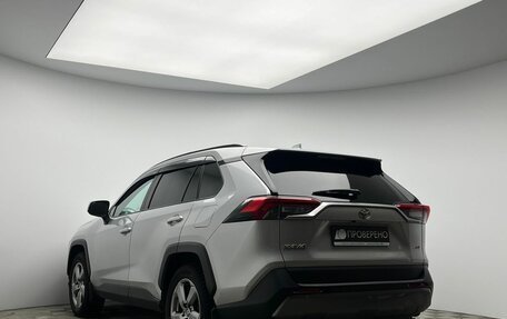 Toyota RAV4, 2021 год, 3 950 000 рублей, 7 фотография