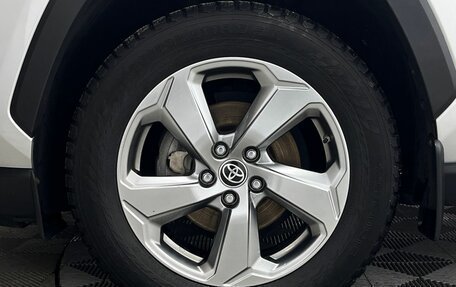 Toyota RAV4, 2021 год, 3 950 000 рублей, 10 фотография